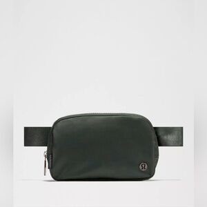 lululemon athletica Everywhere Belt Bag in Forest Green